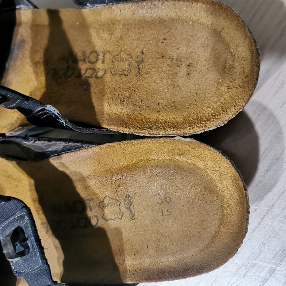 Naot Ashley Sandals - Picture 14 of 16